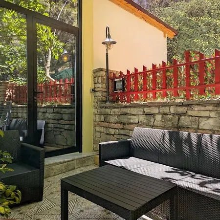 Apartament Vasil Mertiri