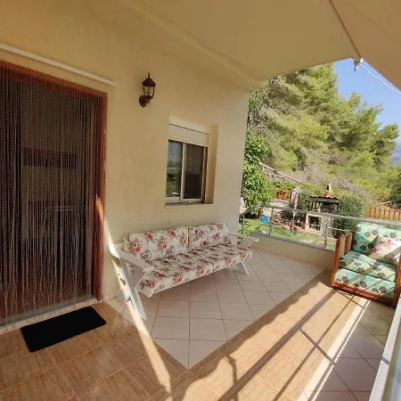 Vasil Mertiri Apartment Himare