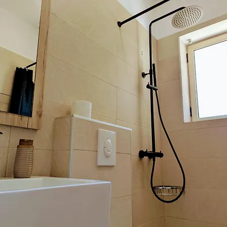 Vasil Mertiri Apartmán *